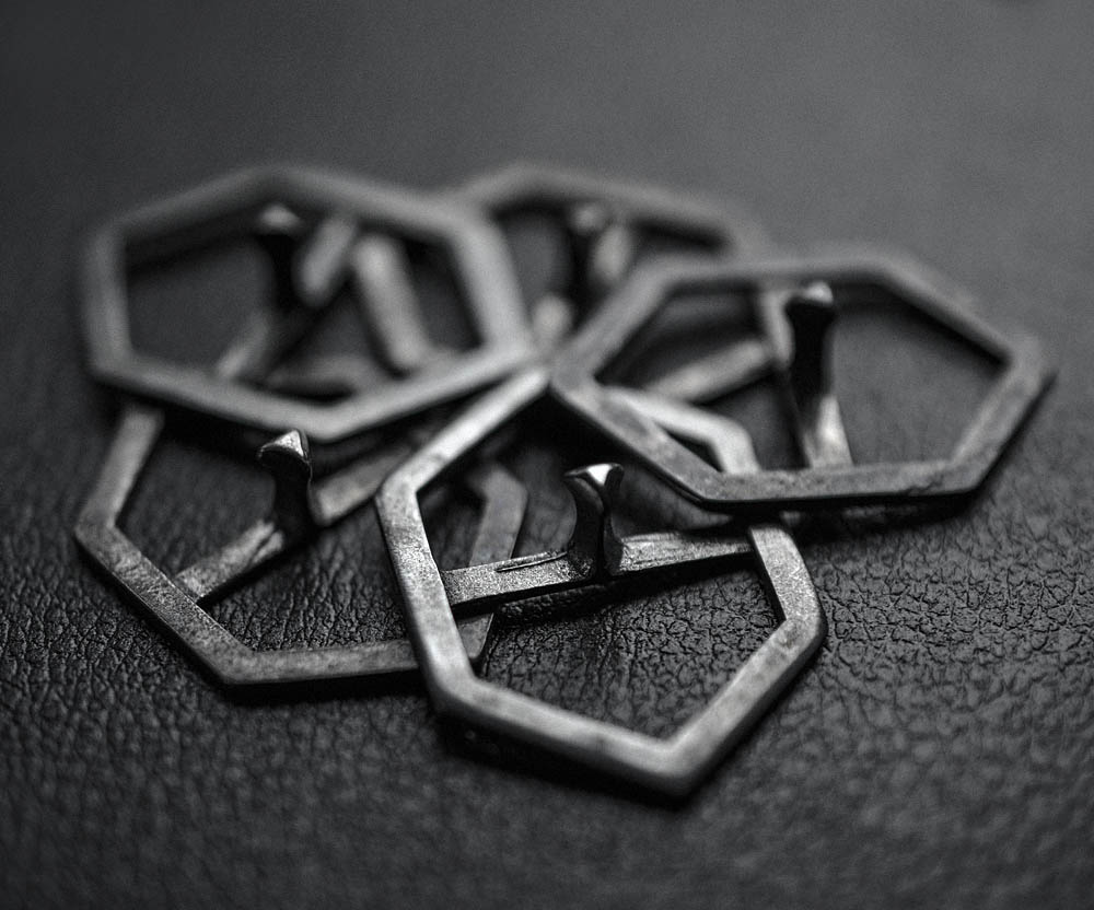 minoar-hexagon-signature-buckle-4