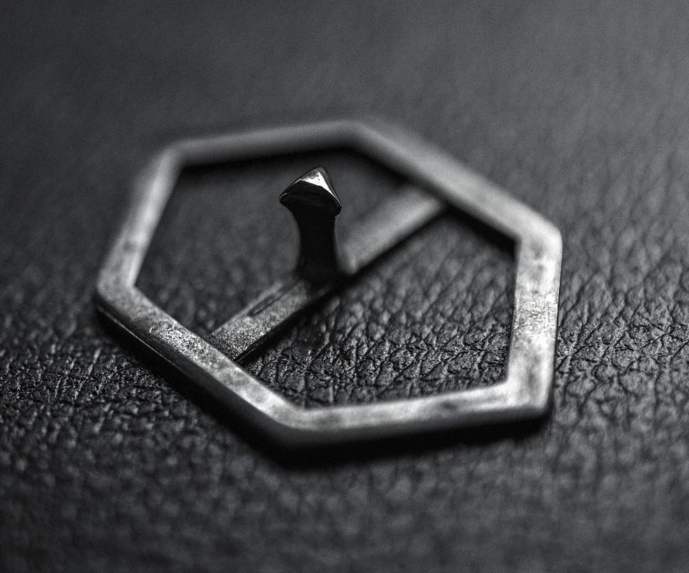 minoar-hexagon-signature-buckle-5