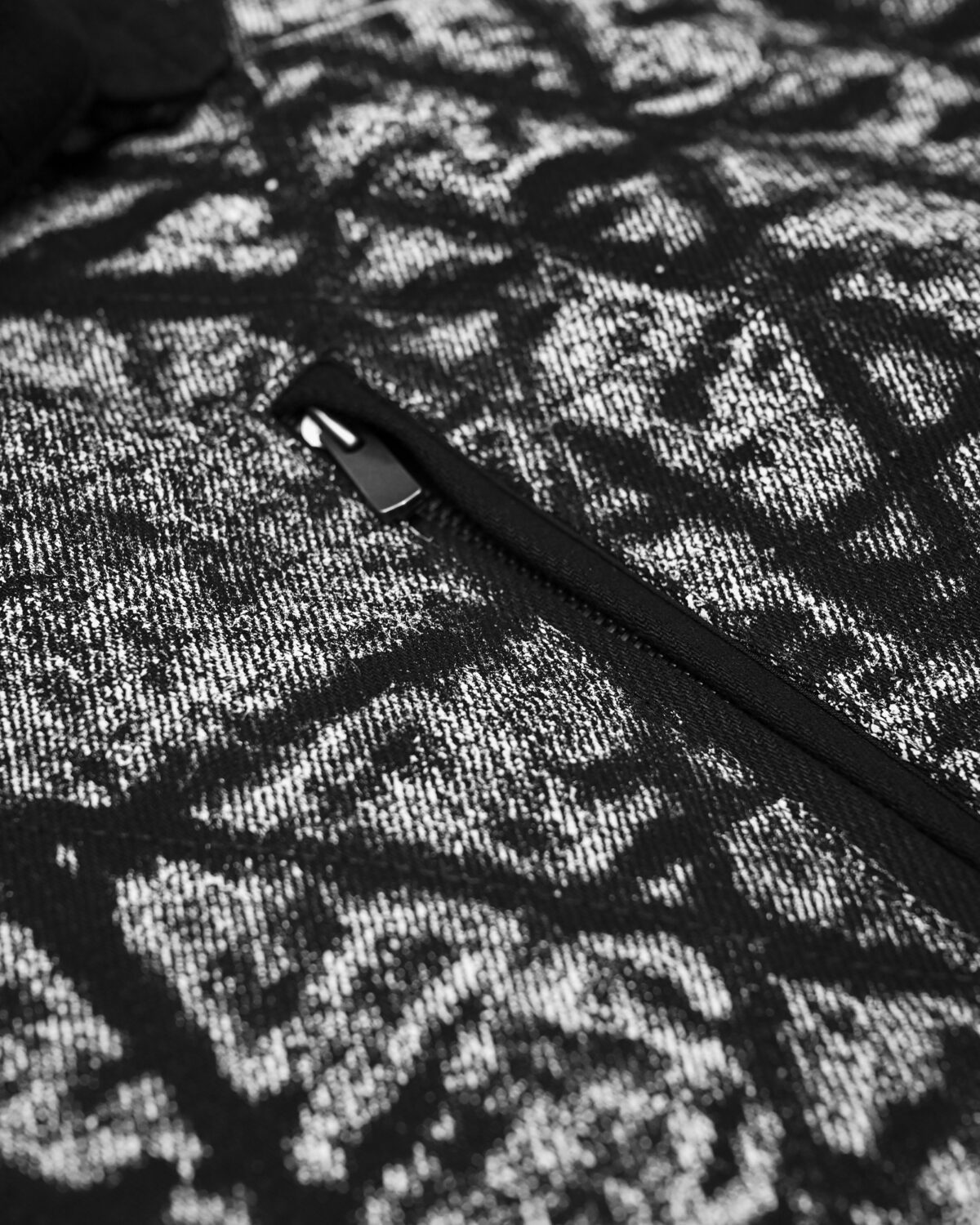 Tachyon Quilt Contrast Kutch Bag